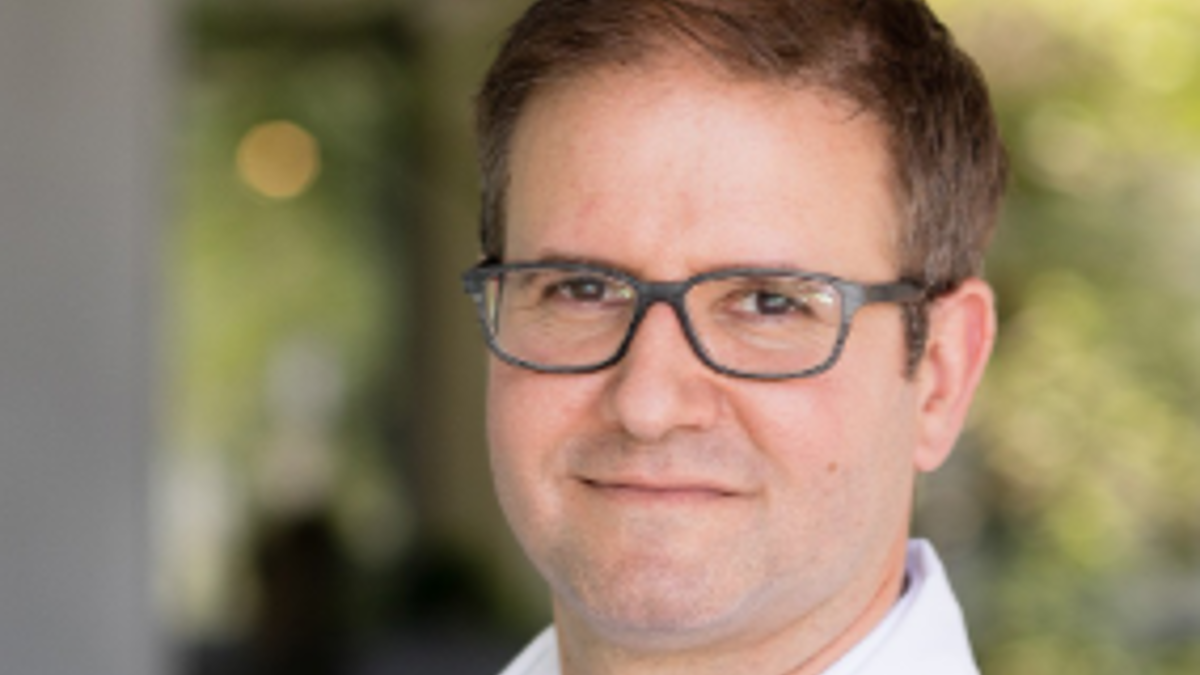 Dr. Alexander Gogos Switzerland hospital Mölnlycke Health Care